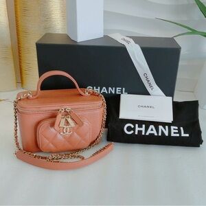 ❤️Very Rare💎Authentic CHANEL 23P brown caviar quilted business affinity vanity.